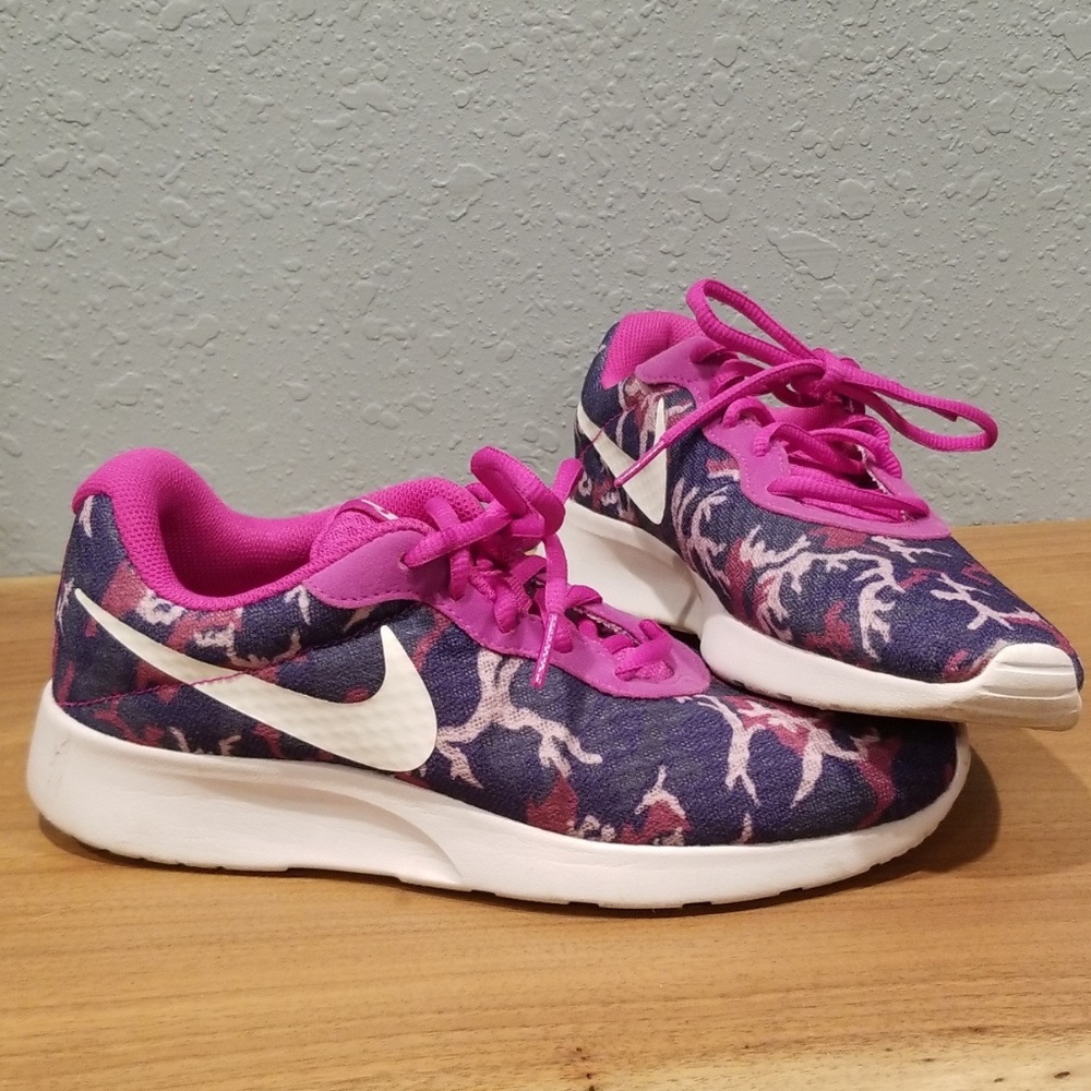 Nike Purple/Pink Camo running shoes